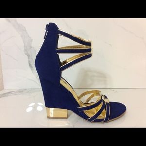 Women’s Blue Shoes 4” Wedge Heels Size 9 Sandals